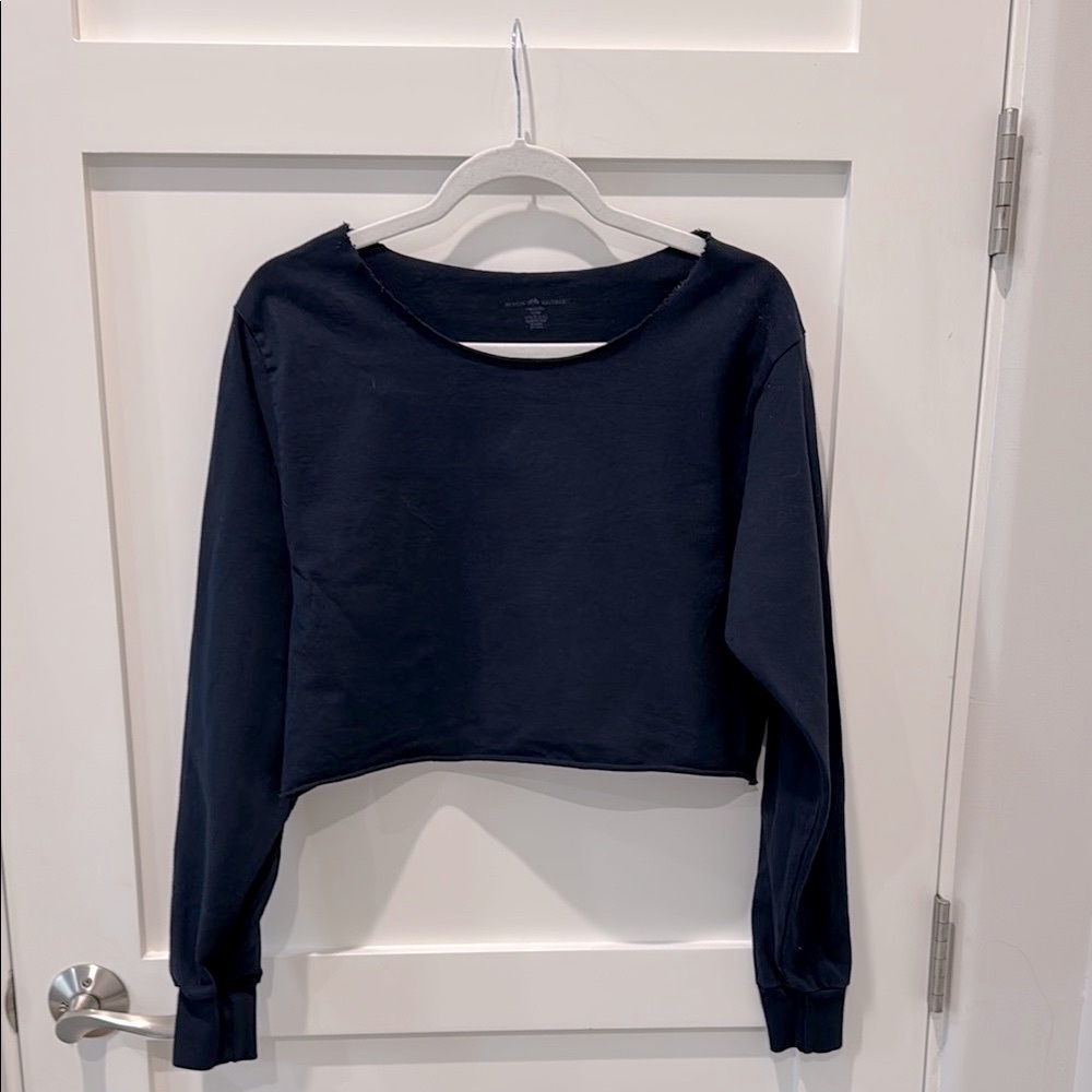 Black Long Sleeve Crop Top